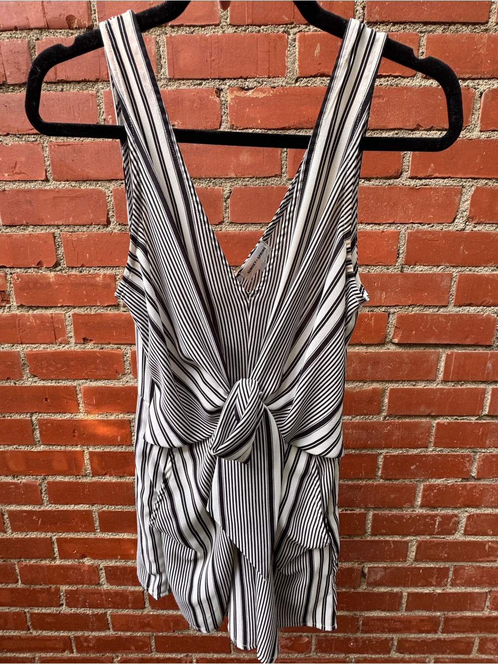 Striped Romper Black & White Sleeveless Tie-Front Detail Women’s Size Small